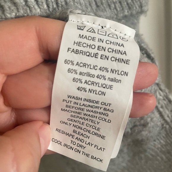 MICHAEL Michael Kors Gray Turtleneck Sweater. Pre-Owned. - Picture 8 of 8